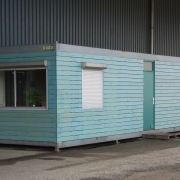 MR Pallets en Kisten plaatst kantoor unit naar buiter