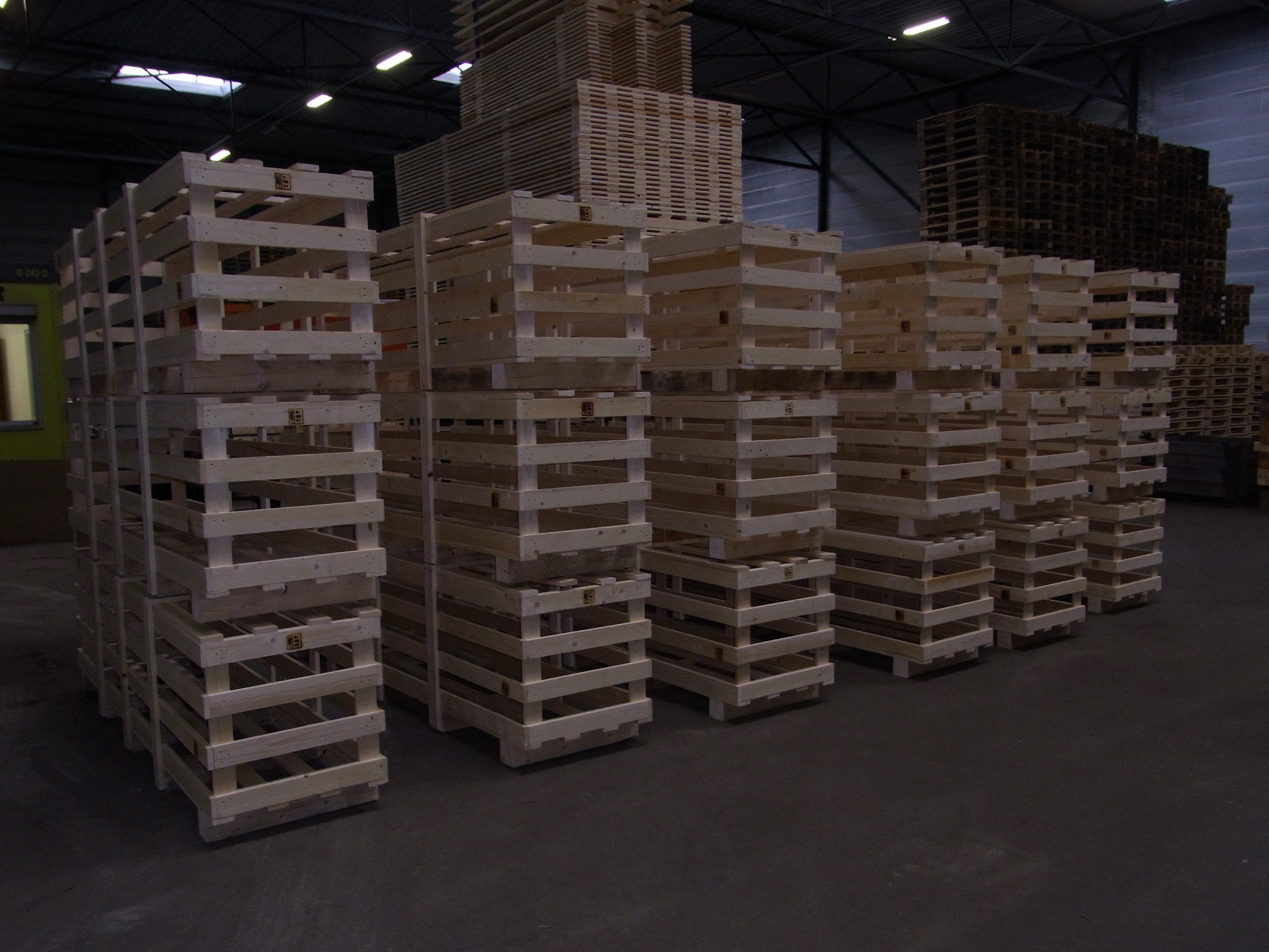 Kratten en kisten Pallethandel MR Pallets & Kisten